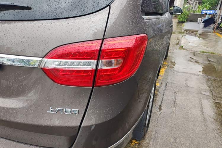 Used Buick GL8 2017 25S Comfort Version China V Standard Right Rear Taillight
