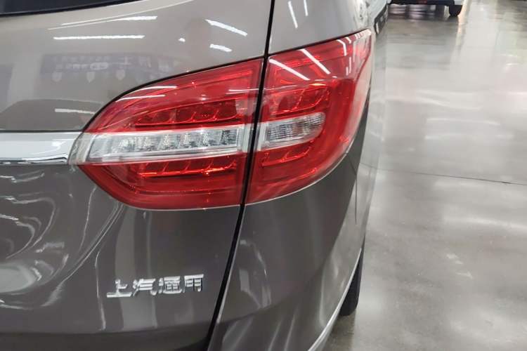 Used Buick GL8 2017 25S Comfort Version China V Standard Right Rear Taillight