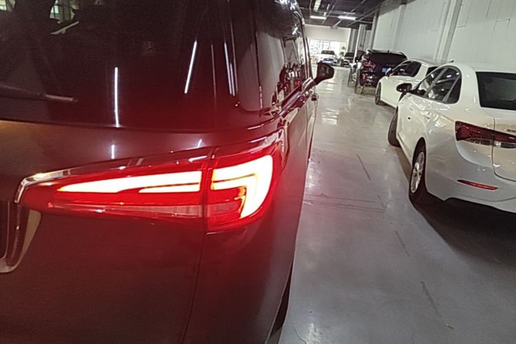 Used Buick GL8 2017 ES 28T Flagship Model China V Standard Right Rear Taillight
