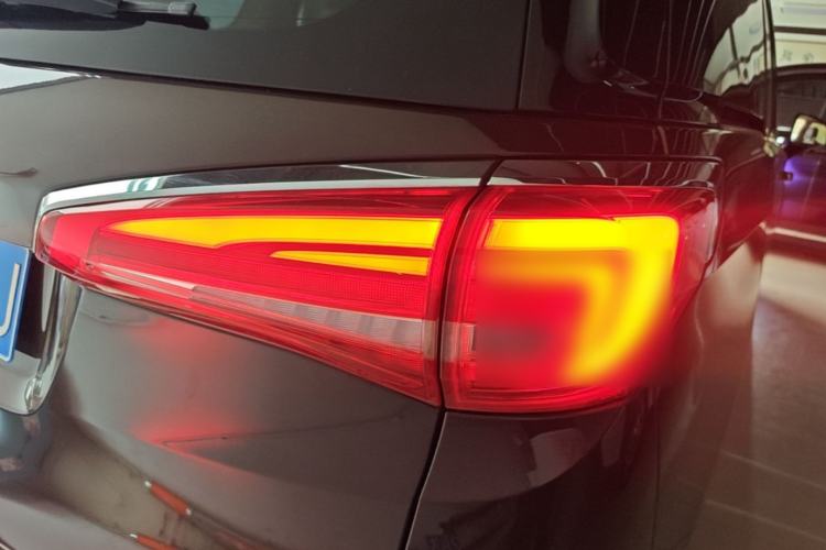 Used Buick GL8 2017 ES 28T Comfort Model China V Standard Right Rear Taillight