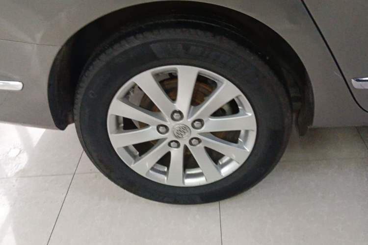 Used Buick GL8 2017 25S Luxury Version China V Standard Right Rear Wheel Hub