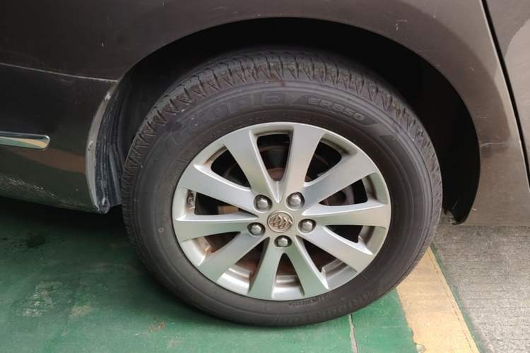 Used Buick GL8 2017 25S Luxury Version China V Standard Right Rear Wheel Hub