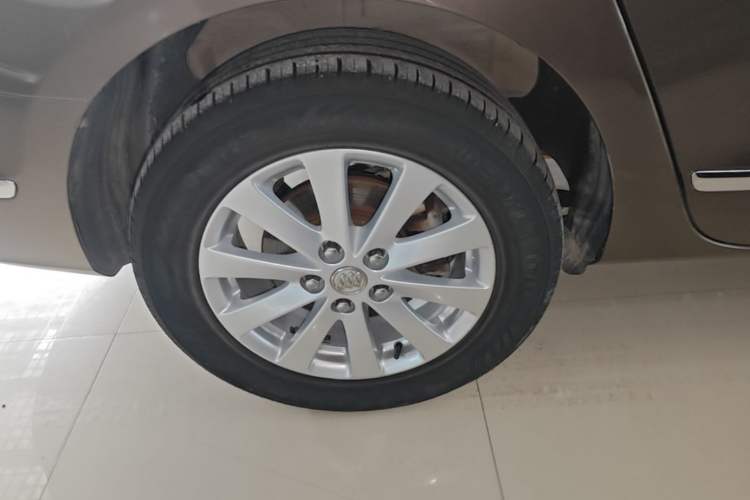Used Buick GL8 2017 25S Luxury Version China V Standard Right Rear Wheel Hub