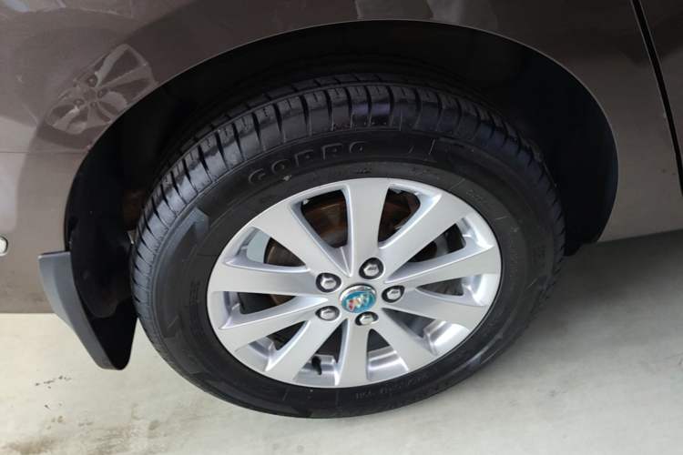 Used Buick GL8 2017 25S Prestige Version China V Standard Right Rear Wheel Hub