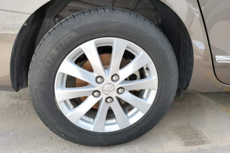 Used Buick GL8 2017 25S Luxury Version China V Standard Right Rear Wheel Hub