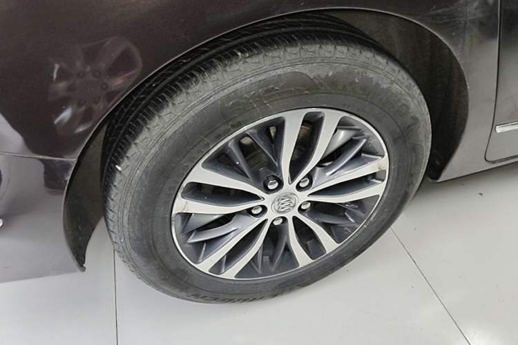 Used Buick GL8 2017 ES 28T Flagship Model China V Standard Right Rear Wheel Hub