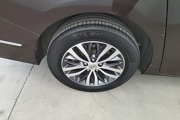 Used Buick GL8 2017 ES 28T Luxury Model China V Standard Right Rear Wheel Hub