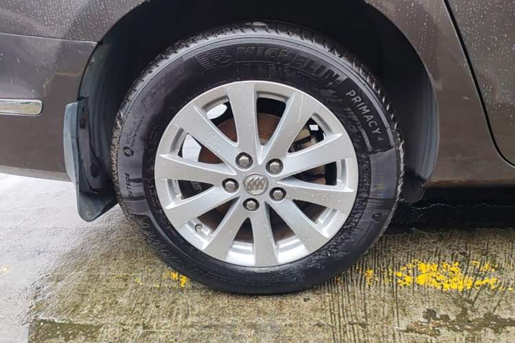 Used Buick GL8 2017 25S Comfort Version China V Standard Right Rear Wheel Hub