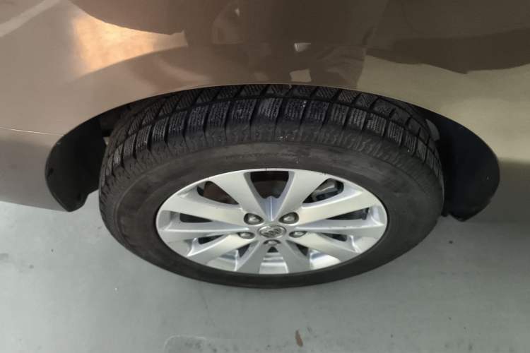 Used Buick GL8 2017 25S Comfort Version China V Standard Right Rear Wheel Hub