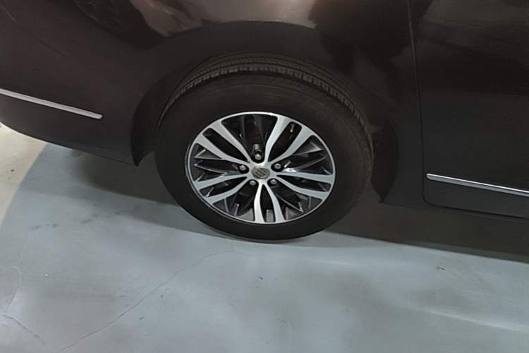 Used Buick GL8 2017 ES 28T Flagship Model China V Standard Right Rear Wheel Hub