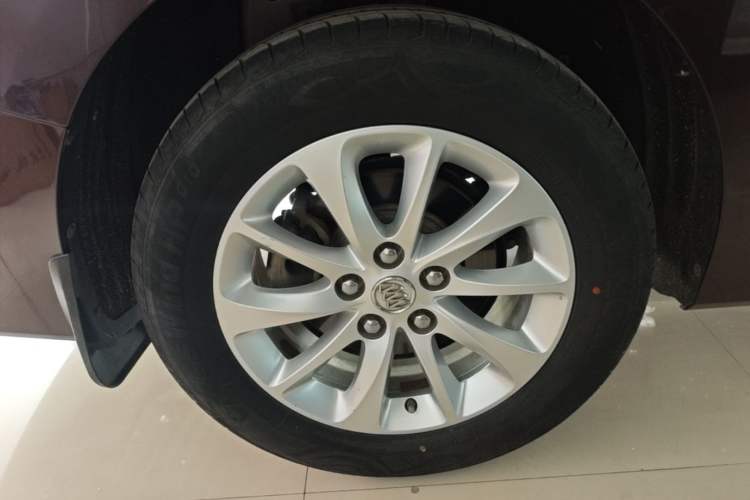 Used Buick GL8 2017 ES 28T Comfort Model China V Standard Right Rear Wheel Hub