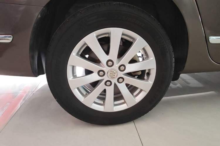 Used Buick GL8 2017 25S Luxury Version China V Standard Right Rear Wheel Hub