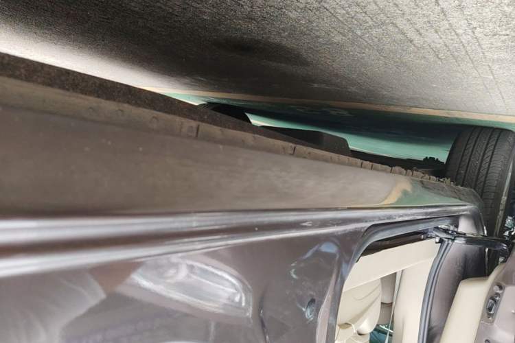 Used Buick GL8 2017 25S Luxury Version China V Standard Right Side Sill