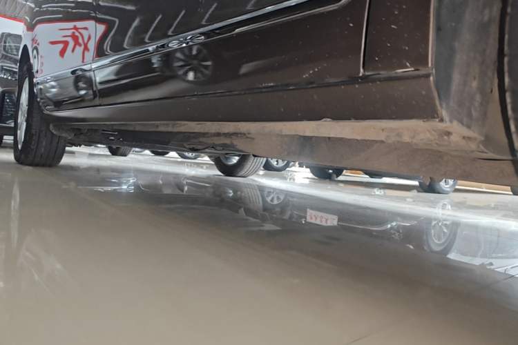Used Buick GL8 2017 25S Luxury Version China V Standard Right Side Sill