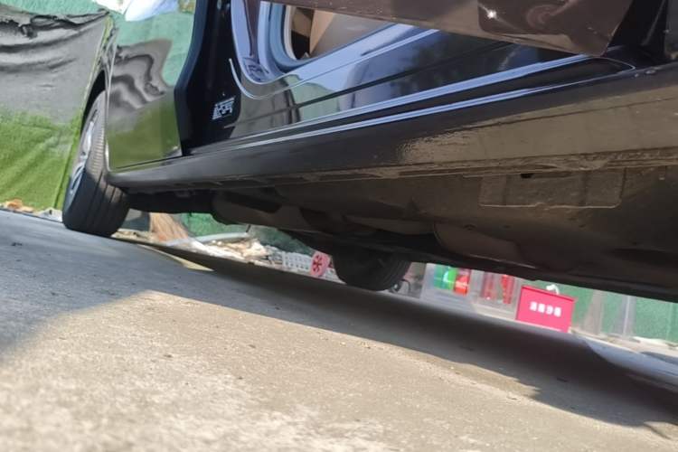 Used Buick GL8 2017 ES 28T Luxury Model China V Standard Right Side Sill