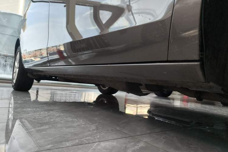 Used Buick GL8 2017 25S Comfort Version China V Standard Right Side Sill