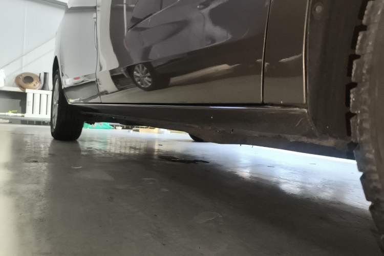 Used Buick GL8 2017 25S Comfort Version China V Standard Right Side Sill