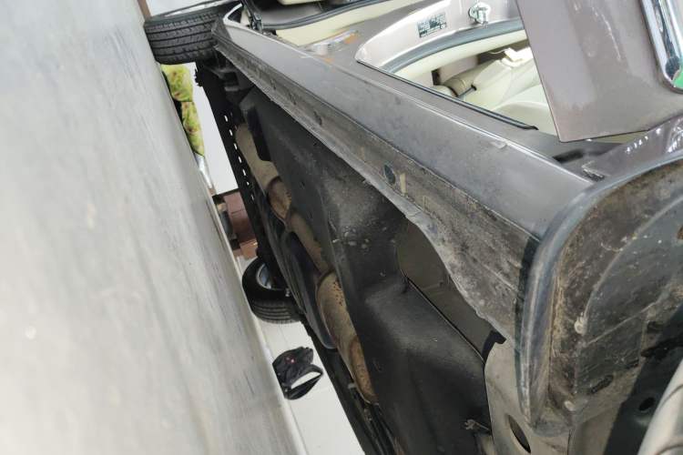 Used Buick GL8 2017 25S Luxury Version China V Standard Right Side Sill