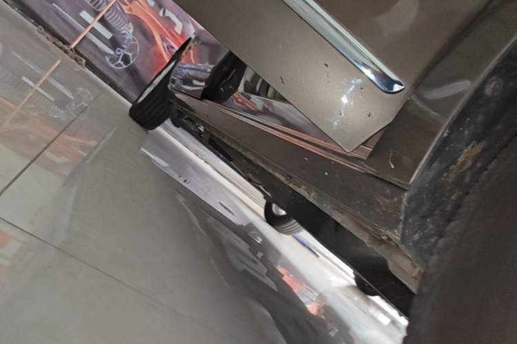 Used Buick GL8 2017 25S Luxury Version China V Standard Right Side Sill