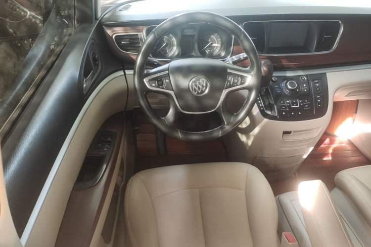 Used Buick GL8 2017 25S Luxury Version China V Standard Steering Wheel
