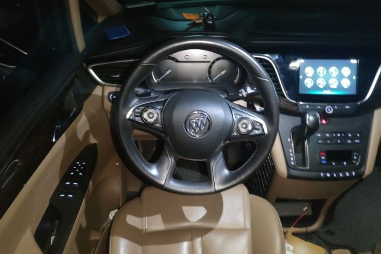 Used Buick GL8 2017 ES 28T Premium Version China V Standard Steering Wheel