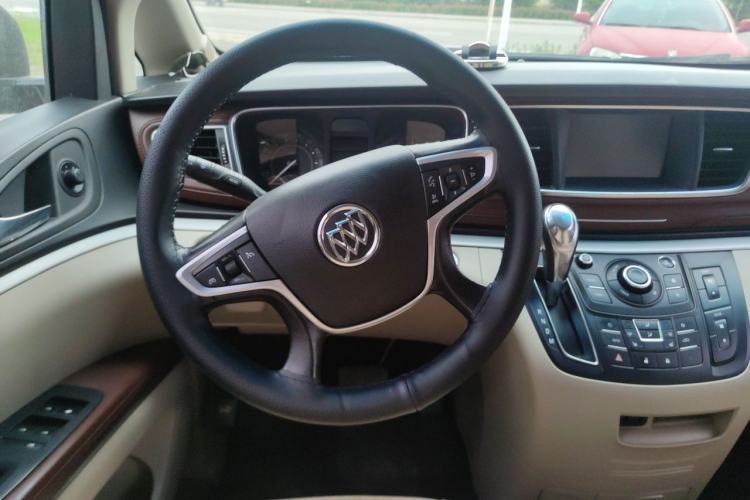 Used Buick GL8 2017 25S Prestige Version China V Standard Steering Wheel