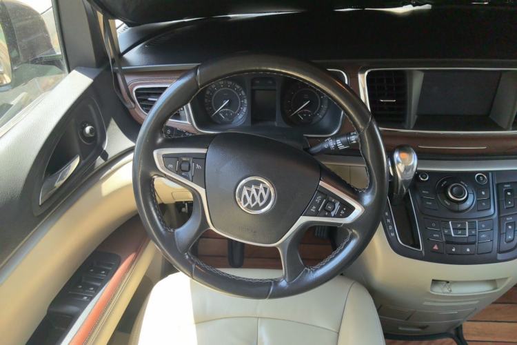 Used Buick GL8 2017 25S Luxury Version China V Standard Steering Wheel
