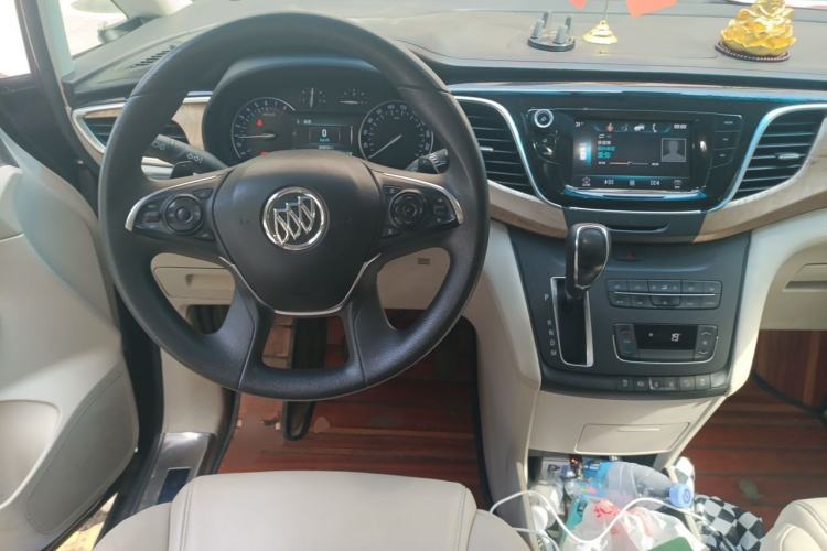 Used Buick GL8 2017 ES 28T Comfort Model China V Standard Steering Wheel