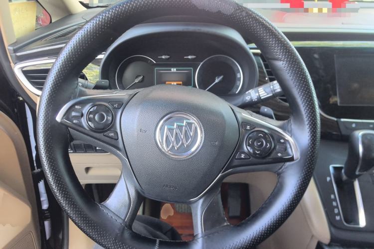 Used Buick GL8 2017 ES 28T Premium Version China V Standard Steering Wheel