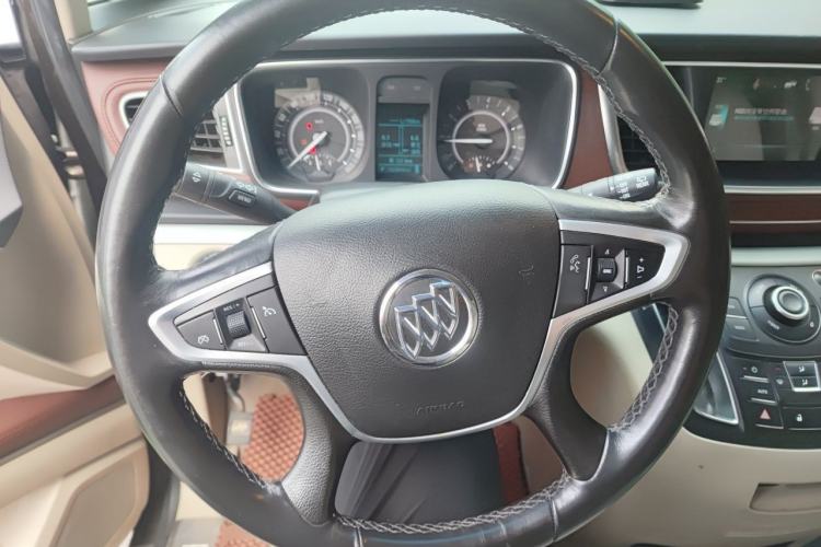Used Buick GL8 2017 25S Comfort Version China V Standard Steering Wheel