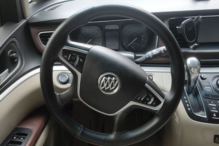 Used Buick GL8 2017 25S Comfort Version China V Standard Steering Wheel