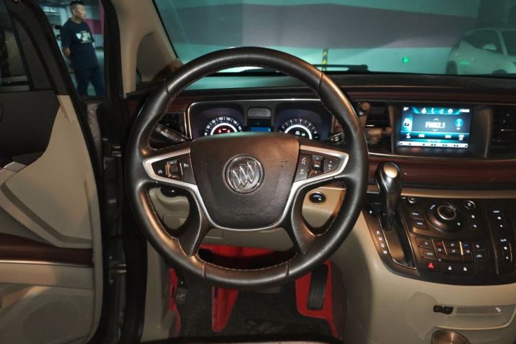 Used Buick GL8 2017 25S Luxury Version China V Standard Steering Wheel