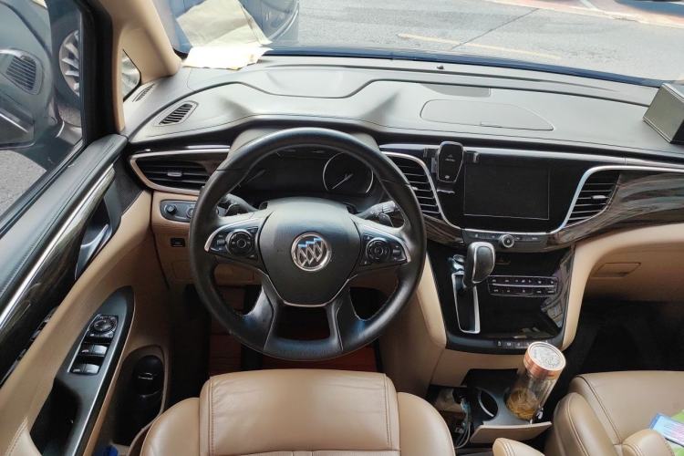 Used Buick GL8 2017 ES 28T Luxury Model China V Standard Steering Wheel