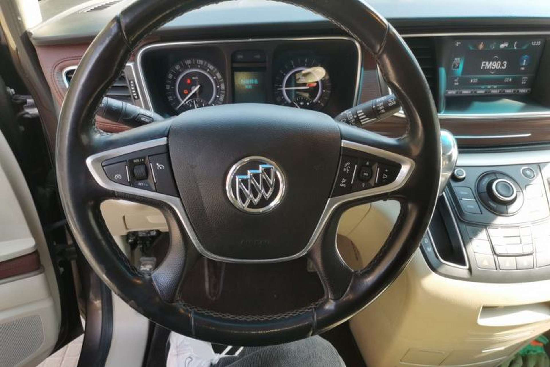 Used Buick GL8 2017 25S Luxury Version China V Standard Steering Wheel