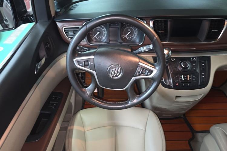 Used Buick GL8 2017 25S Comfort Version China V Standard Steering Wheel
