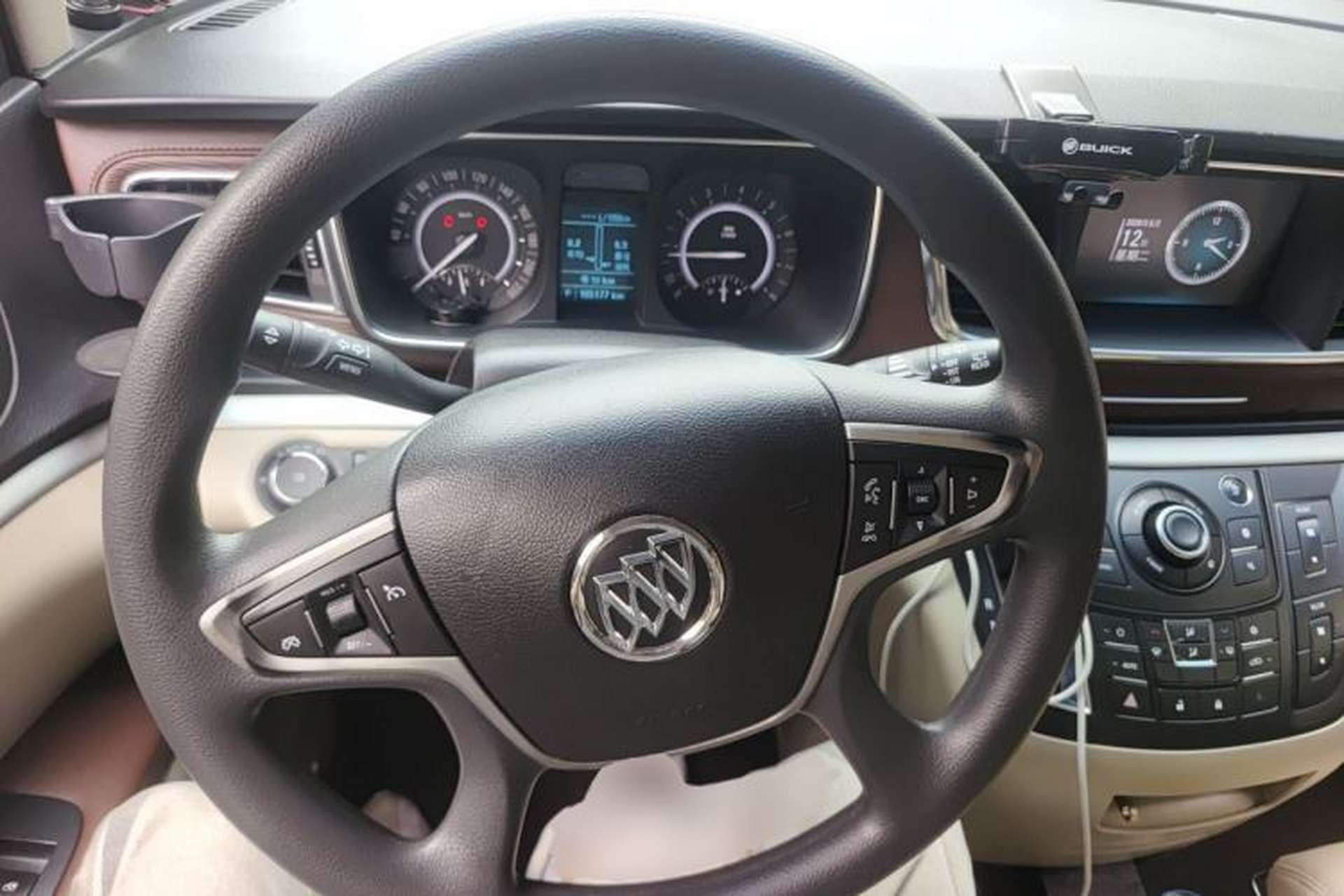 Used Buick GL8 2017 25S Comfort Version China V Standard Steering Wheel