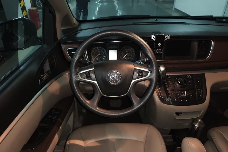 Used Buick GL8 2017 25S Comfort Version China V Standard Steering Wheel