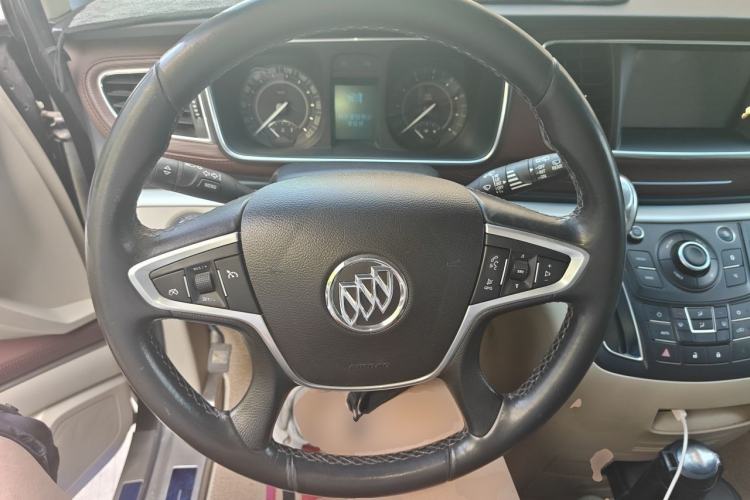 Used Buick GL8 2017 25S Luxury Version China V Standard Steering Wheel