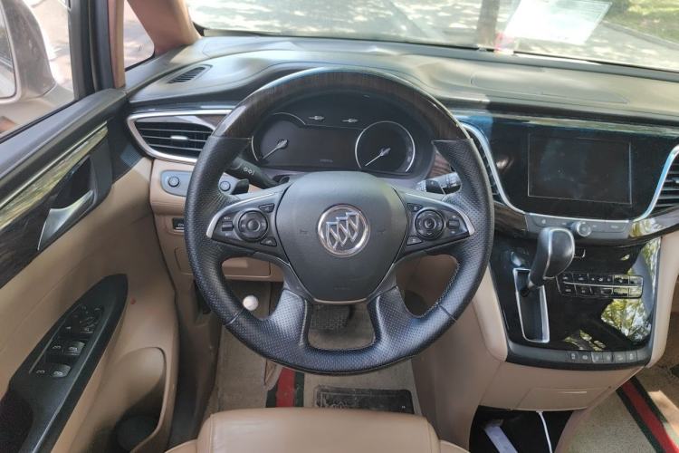 Used Buick GL8 2017 ES 28T Luxury Model China V Standard Steering Wheel