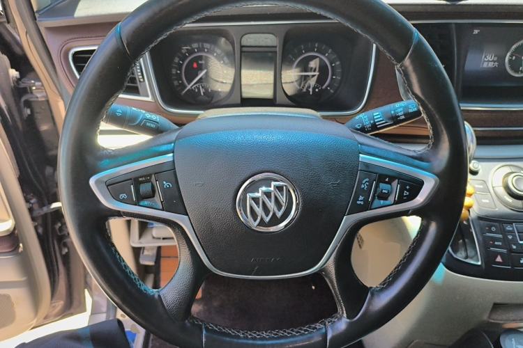 Used Buick GL8 2017 25S Prestige Version China V Standard Steering Wheel