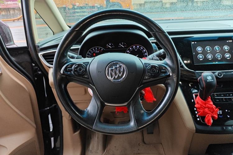 Used Buick GL8 2017 ES 28T Luxury Model China V Standard Steering Wheel