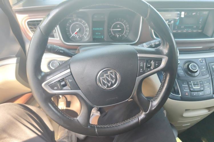 Used Buick GL8 2017 25S Prestige Version China V Standard Steering Wheel