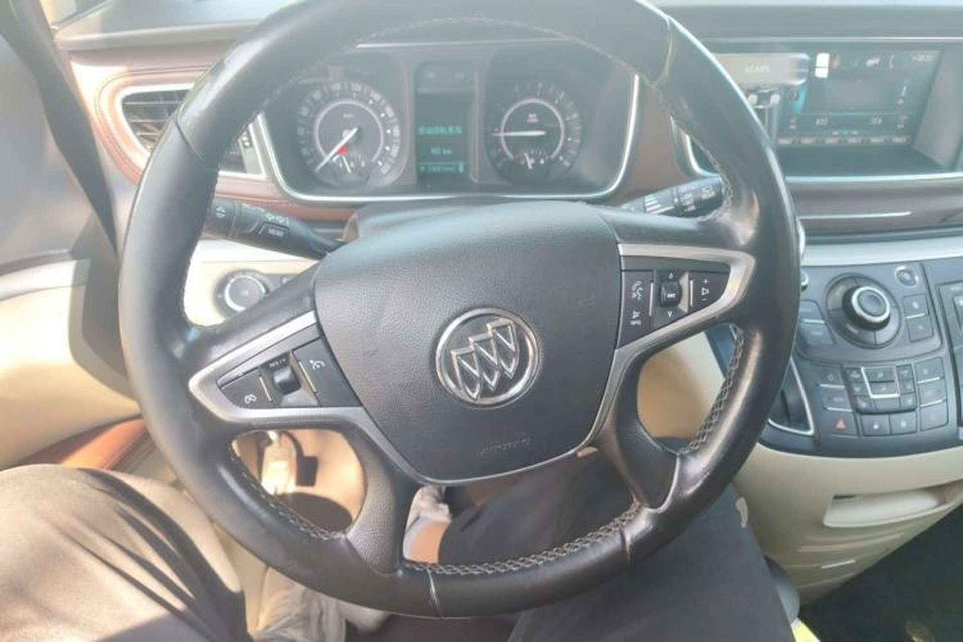 Used Buick GL8 2017 25S Prestige Version China V Standard Steering Wheel