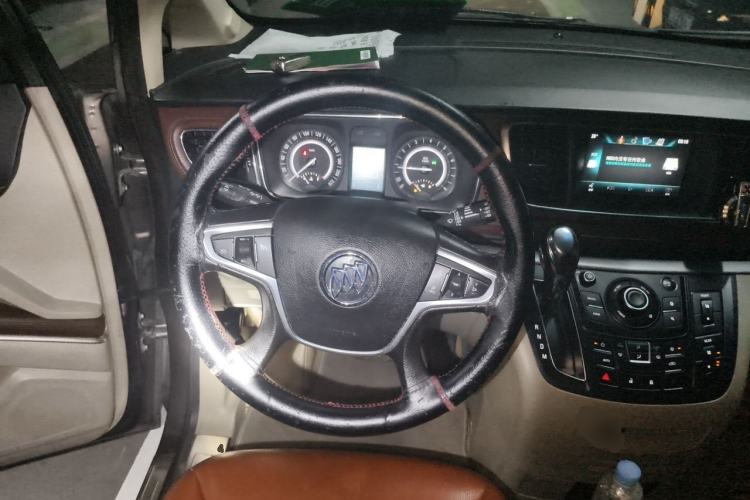 Used Buick GL8 2017 25S Comfort Version China V Standard Steering Wheel