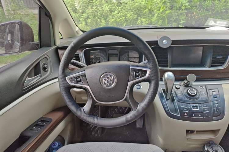 Used Buick GL8 2017 25S Luxury Version China V Standard Steering Wheel