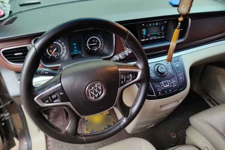 Used Buick GL8 2017 25S Prestige Version China V Standard Steering Wheel