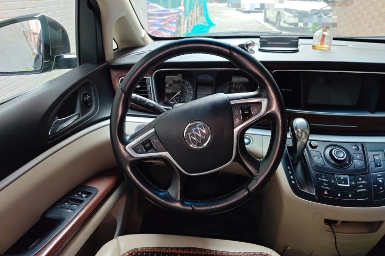 Used Buick GL8 2017 25S Luxury Version China V Standard Steering Wheel