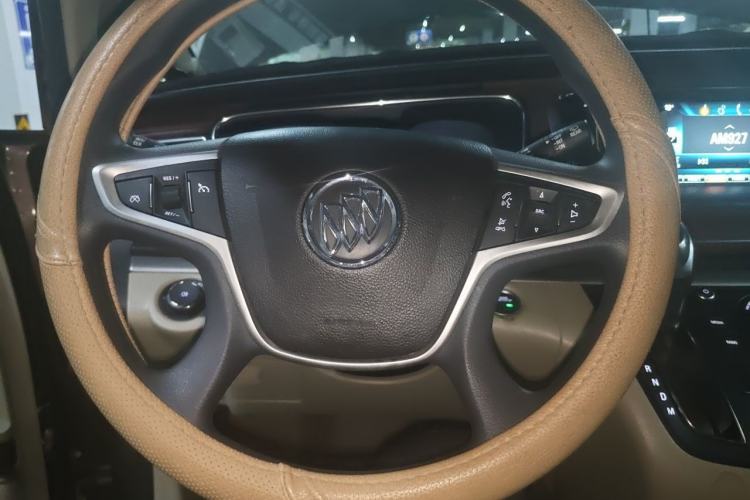 Used Buick GL8 2017 25S Comfort Version China V Standard Steering Wheel