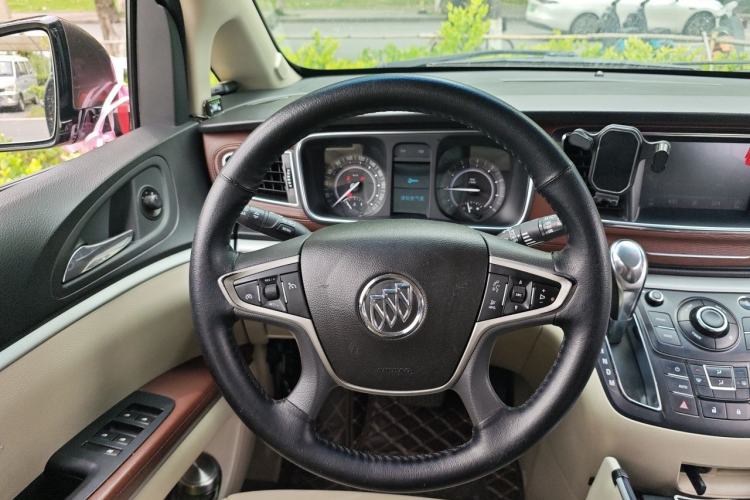 Used Buick GL8 2017 25S Comfort Version China V Standard Steering Wheel