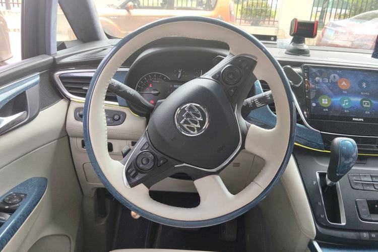 Used Buick GL8 2017 ES 28T Comfort Model China V Standard Steering Wheel